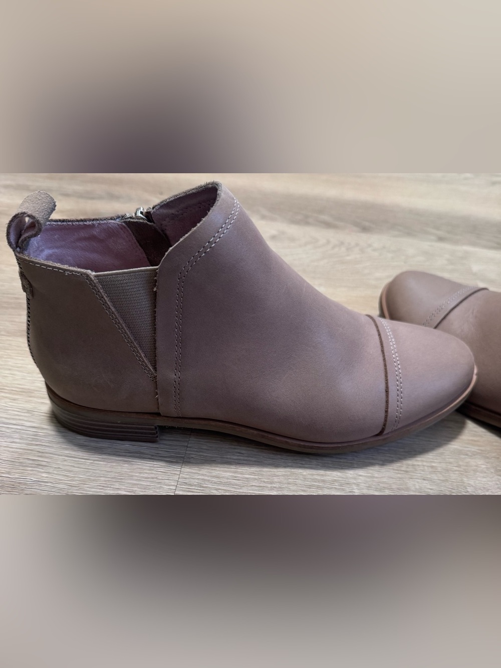 Women's Toms Taupe/Tan Ankle Bootie size 7.5 smooth leather low heel